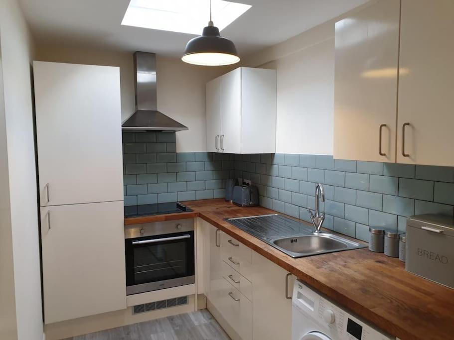 Two Bed Flat Sea View Old Town Hastingsアパートメント エクステリア 写真